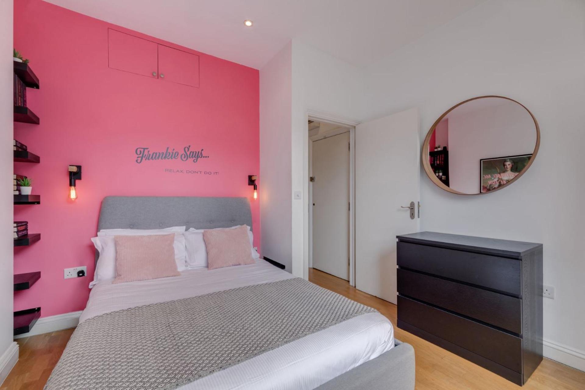 The Lipstick Palace - Fitzrovia - By Frankie Says Лондон Экстерьер фото